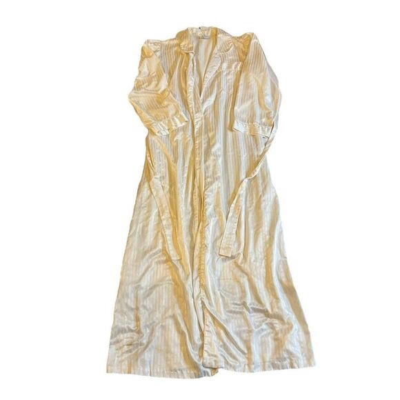 Long Robe House Coat Dressing Gown It’s A Charm Vintage White Bathrobe Small - Picture 1 of 7